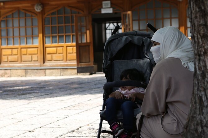 Eat, Pray, Love Tour - Burek on Bravadziluk Street