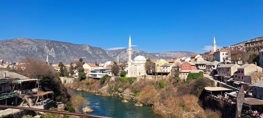 From Dubrovnik: Day Trip to Mostar and Kravica Waterfall - The language and guide question