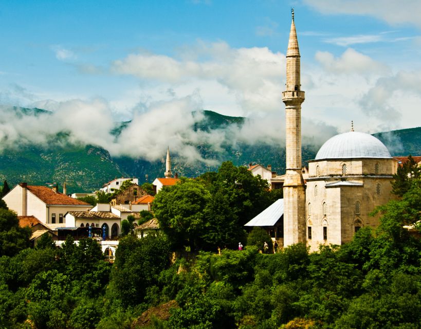Group Full-Day Tour: Mostar and Pocitelj from Dubrovnik - Entering Mostar and finding the Old Bridge