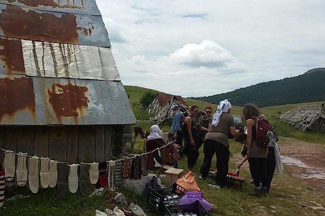 Lukomir Nomad Village Hiking Tour - Private Trip - What the private format adds