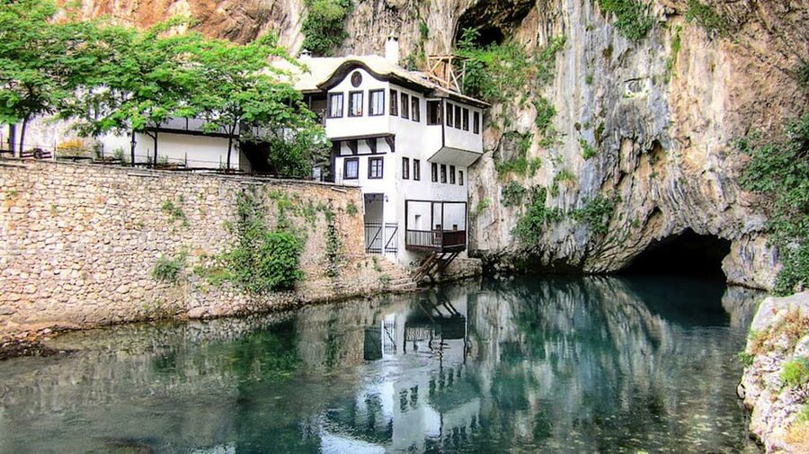 Mostar: 1-Way Herzegovina Highlights Tour to Dubrovnik - Počitelj feels like an open-air history lesson