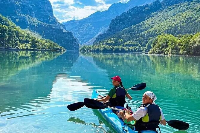 Neretva kayak safari - Grabovicko Lake Leads to a Quiet Beach