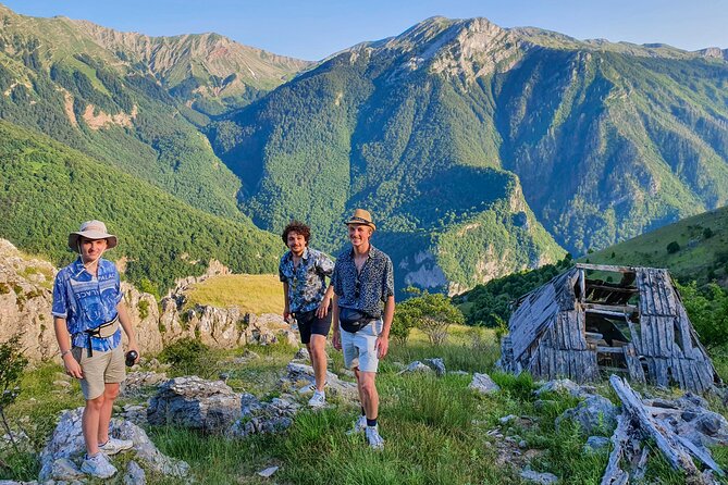 PRIVATE Umoljani Village - Lukomir Village Hike - Lukomir and Bosnia’s medieval Stećci