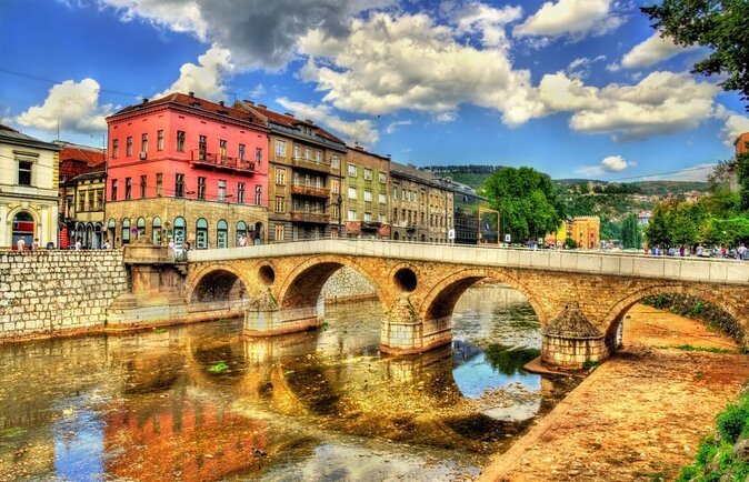 PROFESSIONAL SARAJEVO WALKING TOUR - With guide who guided STING! - Orthodox traditions, Mondo, and the city park