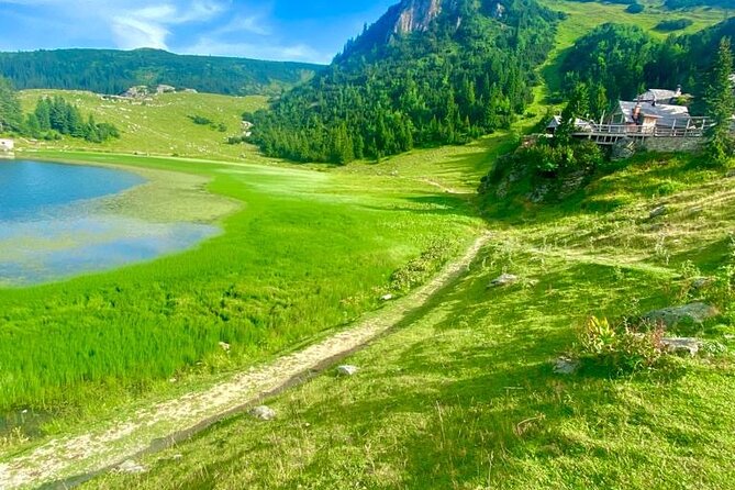 Prokoško Lake: A Day Tour to the Forgotten Village from Sarajevo - Eating Bosnian food prepared by local families