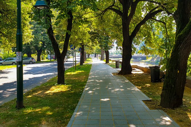 Sarajevo E-Bike City Tour - Faruk’s role in the experience