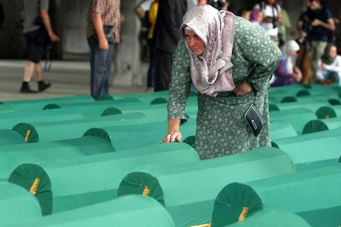 Understanding Srebrenica Genocide - Day tour from Sarajevo - Understanding the war before entering the museum