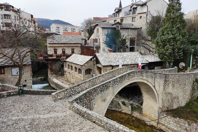 Walking Tour in Old Town Mostar - Crossing the Old Bridge into Kujundžiluk